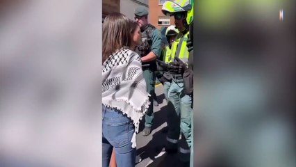 Así fue la tensa charla entre Irene Montero y un Guardia Civil