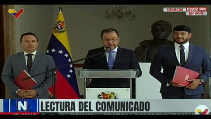 Venezuela asegura que destructor de EE.UU. abordó de manera ilegal a una embarcación