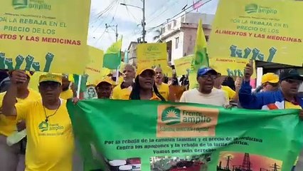 Frente Amplio realiza caminata protesta en SDE contra alto costo de la canasta familiar