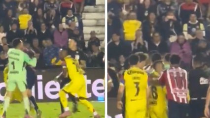 América vs Chivas: así se calentaron los ánimos entre futbolistas en el Clásico Nacional
