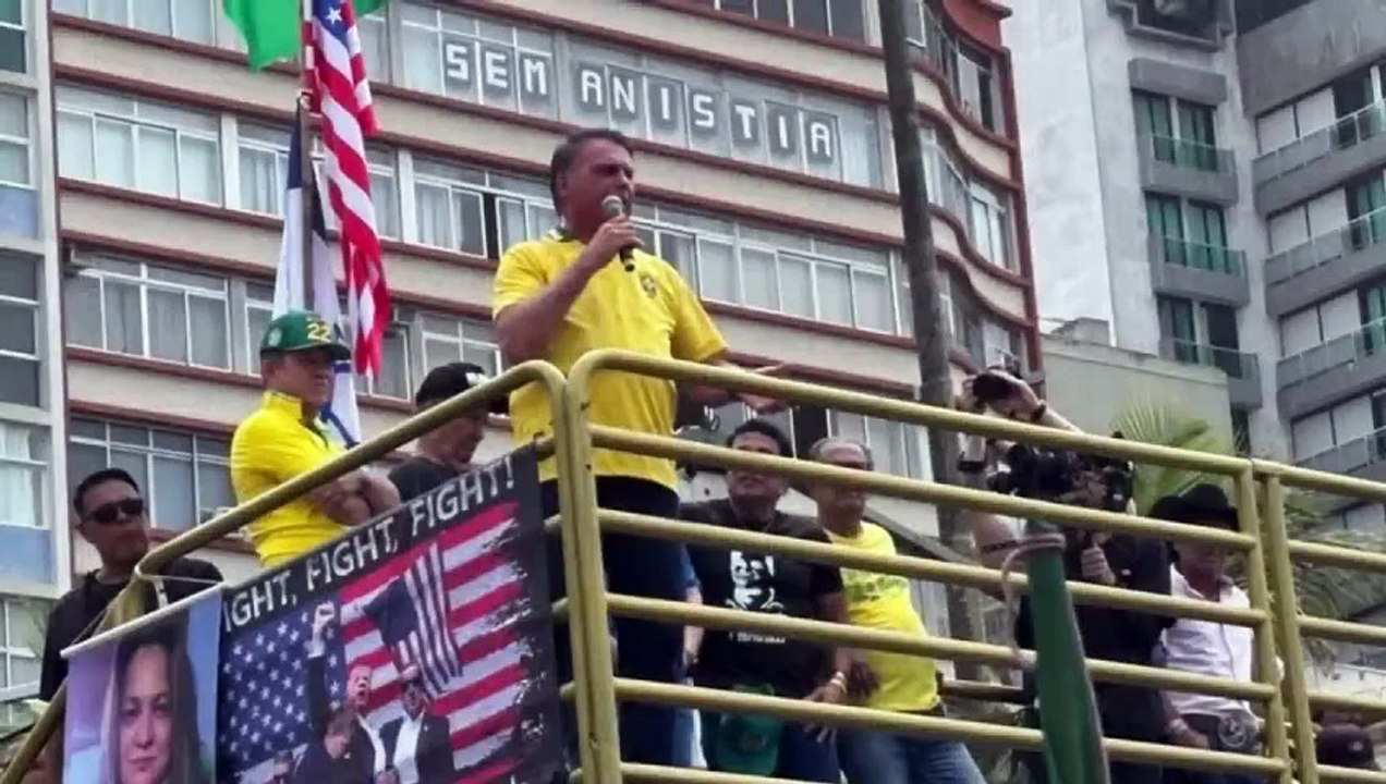 DCM ENTREVISTA AUTOR DO PROTESTO DA JANELA SEM ANISTIA