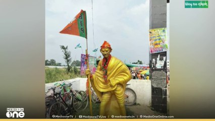 ബിഹാറിൽ മഹാത്മാഗാന്ധിയുടെ പ്രതിമയിൽ ബിജെപി കൊടി