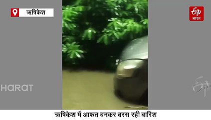 मलबे की चपेट में आई यात्रियों से भरी बस, मची चीख पुकार, बमुश्किल किया गया रेस्क्यू