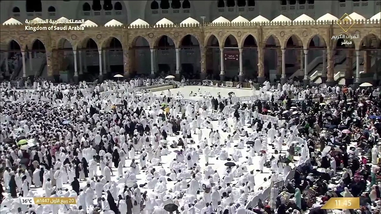 أذان الجمعة الأول من بيت الله الحرام بمكة المكر...