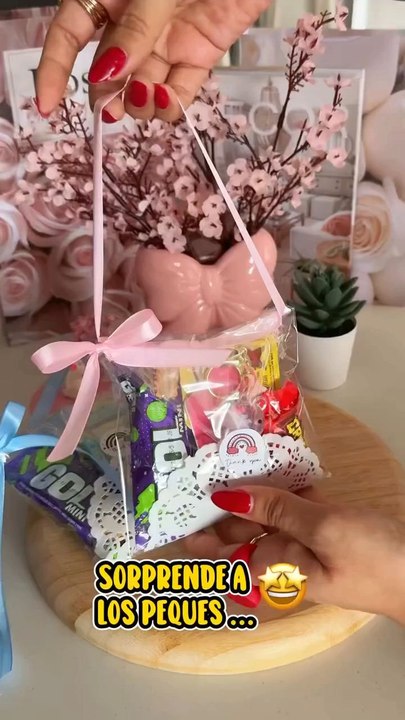 DIY Gift Bags Tutorial via: @tipsdelina1Learn how to make beautiful DIY gift bags in a few simple steps. Perfect for birthdays, holidays, or any special occasion, these handmade bags add a personal and creative touch to your gifts.
