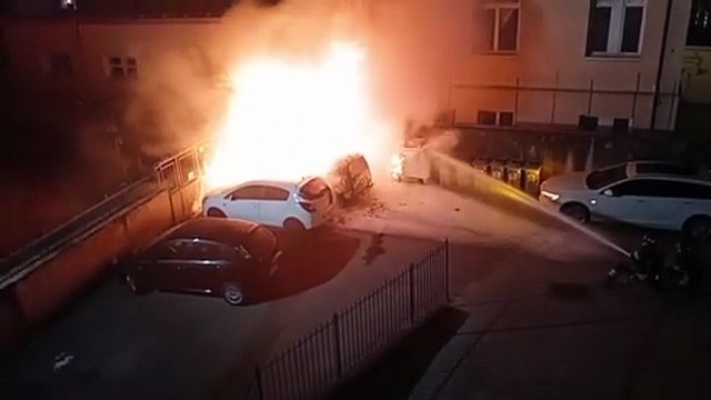 In fiamme due auto a Trento: indagini in corso