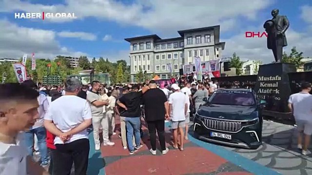 Modifiye araç tutkunları Çekmeköy'de buluştu