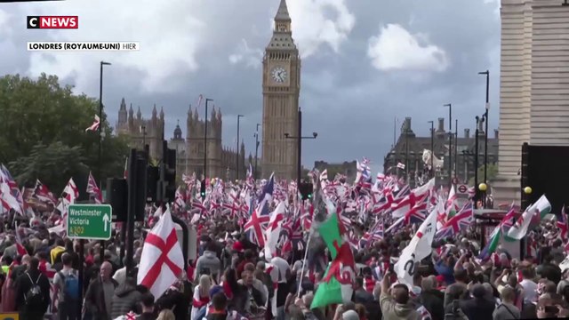 Royaume-Uni : plus de 110.000 personnes réunies à Londres à l'appel du leader nationaliste Tommy Robinson, Eric Zemmour présent
