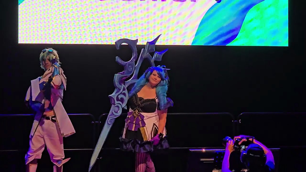 Start To Play 2025 a Ostwald Défile de divers Cosplay