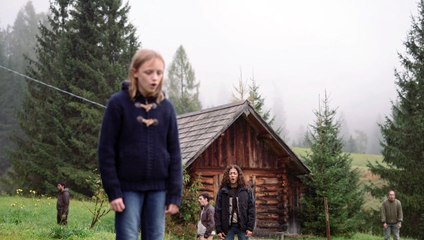 "La valle dei sorrisi" è il nuovo horror di Paolo Strippoli: l'incubo dietro la felicità