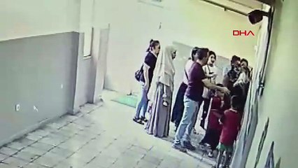 Kadın öğretmene okulda saldırı; olay kamerada