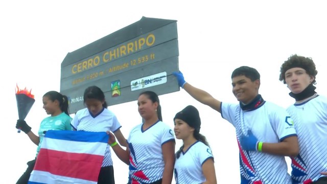 tn7-fuego-de-la-Independencia-llegó-a-lo-más-alto-de-costa-rica-140925