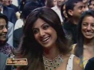 Shilpa Shetty - Richard Gere Kiss Parody (Zee Cine Awards)