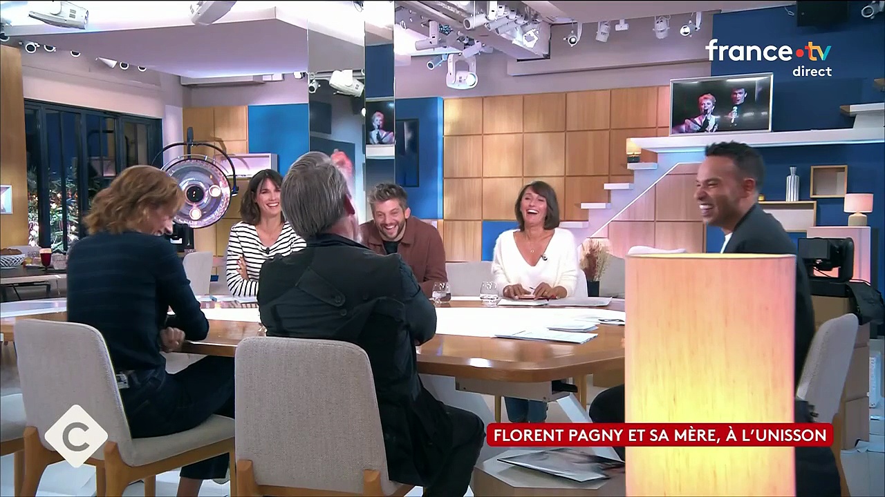 FEMME ACTUELLE - “Elle chantait, elle montait sur scène” : les confidences  de Florent Pagny sur sa maman, Odile, qui “aurait pu faire carrière”