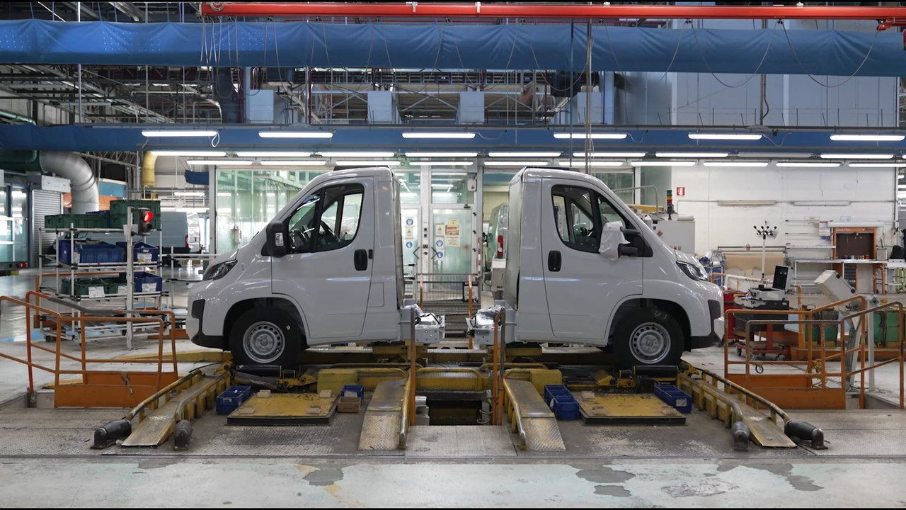 Transporter im Fokus: Fiat Ducato, Peugeot Boxer, Citroën Jumpy, Citroën Jumper & Opel Movano aus Atessa