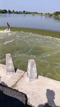 कार दुर्घटना में चार जनों की मौत के बाद अंतिम संस्कार में शामिल सात लोग खारी नदी में डूबे, दो की मौत