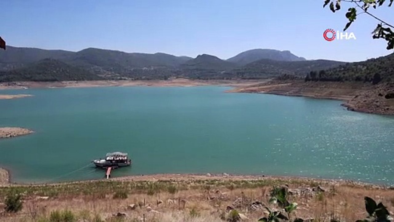 Türkiye'nin 5 yıldır adım adım kuraklaşan gölü yok oldu... Artık göl yerine voleybol sahası var!