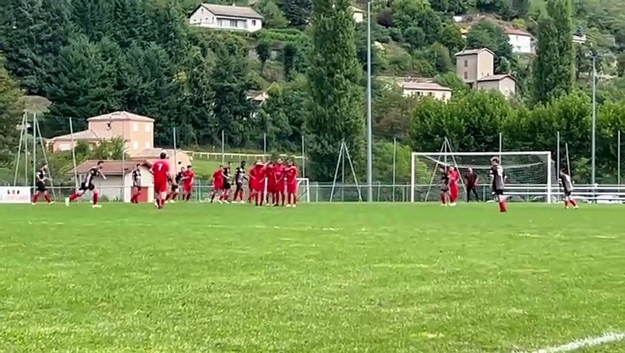 LA VIDÉO D'UN COUP-FRANC DE USSM SASA COUPE RENÉ GIRAUD USSM SASA VS AS DU PIC DIMANCHE 14 SEPTEMBRE 2025