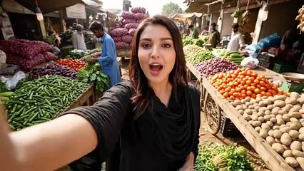 Pakistani vlogs__Aj Pakistan ki SAB Sy bari sabzi Mandi gi_Bht MAZA aya😱 _Veo3 Ai Vlogs_DAY_25(360P)
