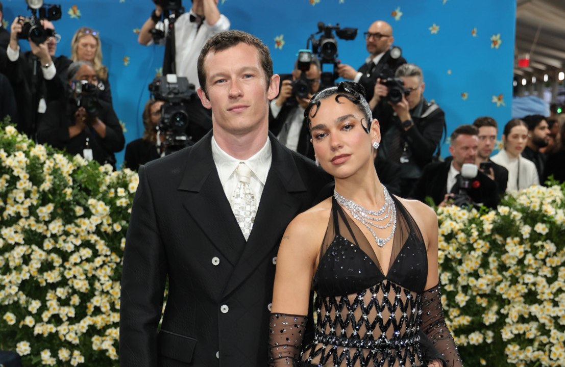Dua Lipa ve Callum Turner 'güneşli bir kaçış noktası' arıyor