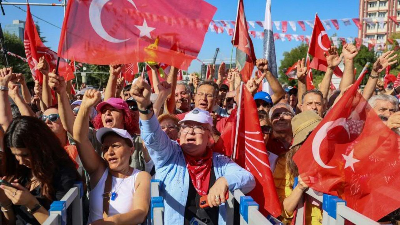 Türkisches Gericht verschiebt Entscheidung über Oppositionspartei CHP