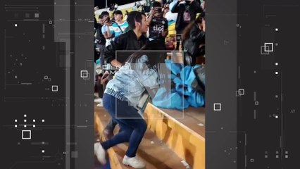 ¡Cásate conmigo! Hincha ‘atrigrado’ le pidió matrimonio a una hincha de Aurora
