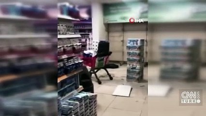 O anlar kamerada... 10 yaşındaki çocuk marketi ateşe verdi!