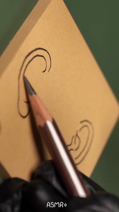 The sound of this CRAYON is INCREDIBLE 🎧✏️