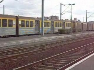 départ d'une bb 67326 avec un um de rio jaune