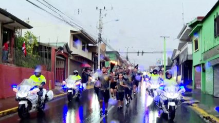 tn7-miles-de-estudiantes-se-preparan-para-desfilar-150925