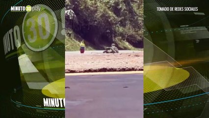 'Con el corazón en la mano': Heroico momento en que un soldado desactiva un cilindro explosivo en la vía Panamericana