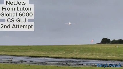 Leeds: Plane struggles to land in strong winds