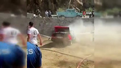 LPG’li otomobil alevlere teslim oldu! O anlar kamerada