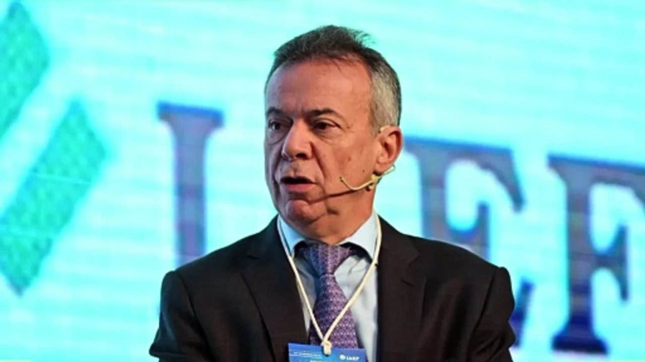 Por qué el Gobierno debería "revisar" el esquema del dólar, según Artana