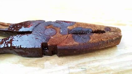 Rusty Pliers Restoration - Perfect Restoration