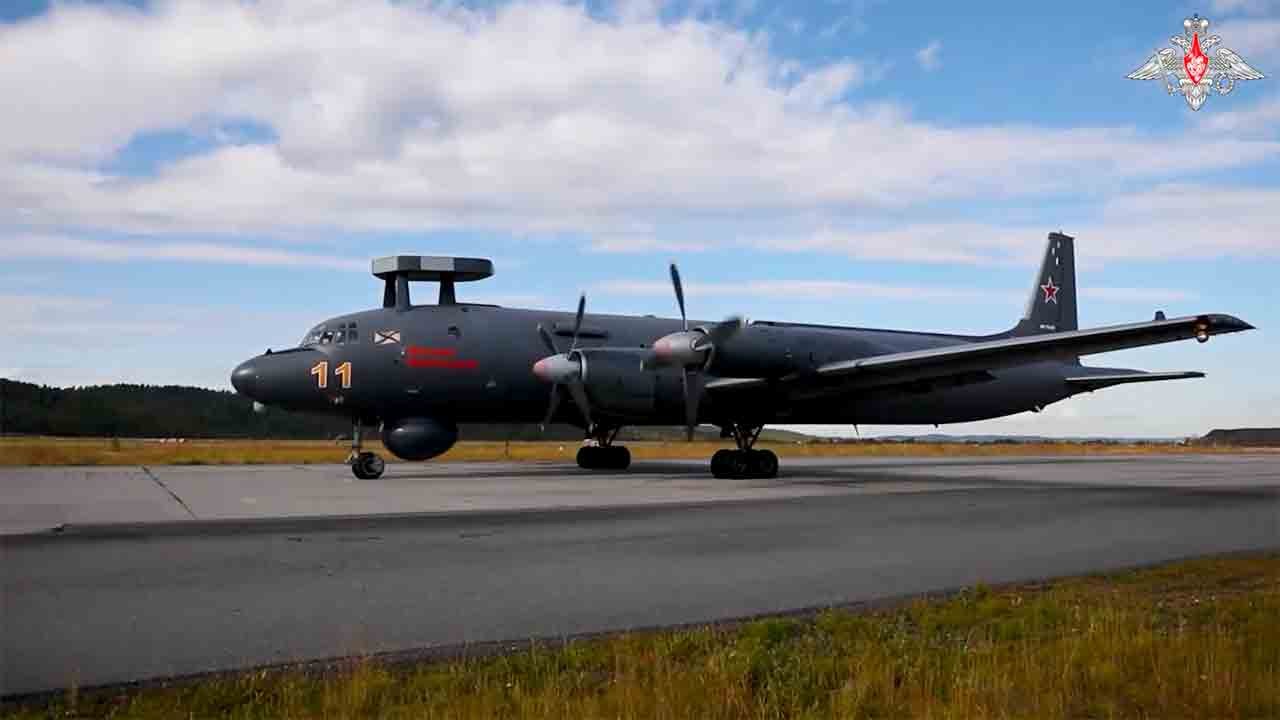 Zapad-2025: Nordflotte jagt Atom-U-Boot bei Übung in der Barentssee