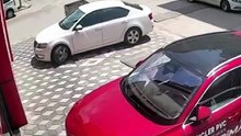 The Unluckiest #Shop in #Turkey #Cars Keep Crashing in the Same Spot