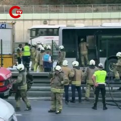 Zeytinburnu'nda metrobüs yangını!
