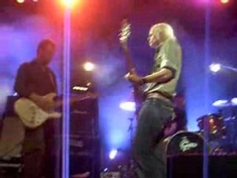 SARAH BETTENS EVERYTHING FOR FREE (Live Montpellier) [17.05.