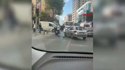 İstanbul trafiğinde sopalı, biber gazlı yol verme kavgası!