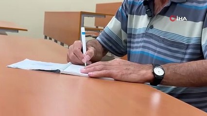 En büyük hayaliydi, 60 yaşında gerçek oldu: O artık üniversite öğrencisi bir dede!