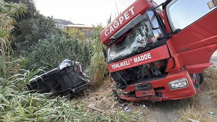 Yakıt tankerinin yolcu minibüsüne çarptığı 3 yaralamalı kaza kamerada