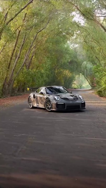 Porsche 911 GT2RS Weissach