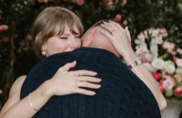 Travis Kelce revela bastidores do pedido de casamento a Taylor Swift: 'Rolaram lágrimas'