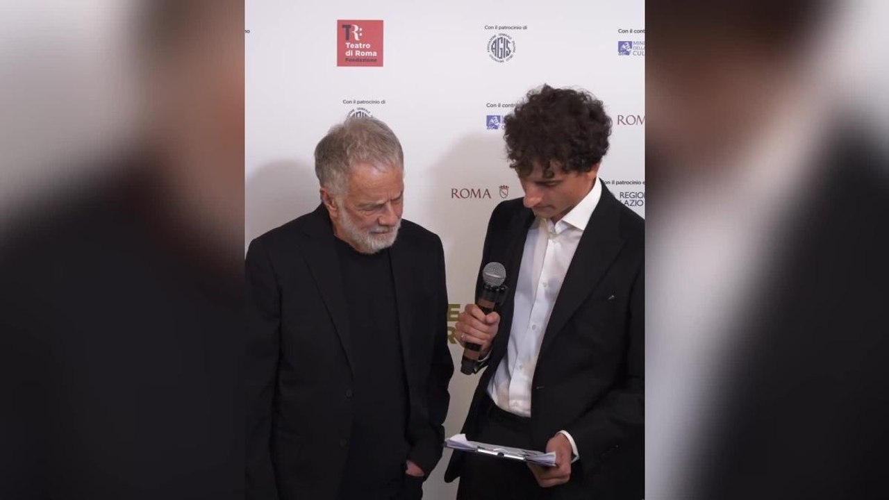 Gabriele Lavia al premio «Maschere del Teatro»: «Io interprete di tutto tutto lo scibile? Non ho fatto ogni spettacolo che vorrei. E ho un'idea...»