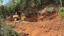 The Process of Expanding Plantation Roads Using D6R XL Bulldozers