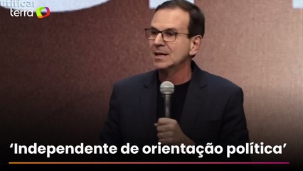 Eduardo Paes declara apoio a Malafaia em culto: ‘Mexeu com Silas, mexeu comigo’