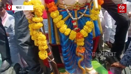सिंहस्थ से पहले उज्जैन के किसानों को क्यों आया गुस्सा? 2000 ट्रैक्टर लिए सड़कों पर उतरे हजारों अन्नदाता