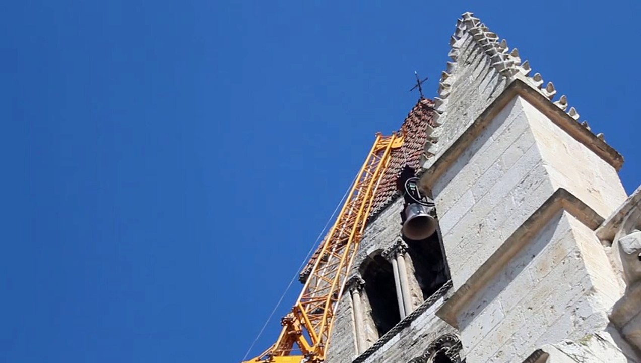 Instalacion de la nueva campana de San Roque en la Iglesia de La Antigua
