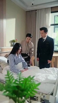 The ending: The fake daughter accidentally traveled through a book and became the family's favorite. She wanted to cling to the real daughter's thighs to survive, but she didn't know that the real daughter, who had been reborn, would not buy it at all. Sh